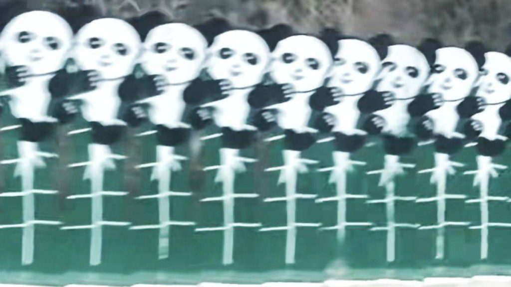 四川高速熊貓防眩板嚇壞網友：夜間睇似足骷髏！