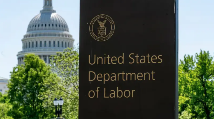 關稅衝擊＋AI搶飯碗？從科技巨頭到傳產，美國爆發大規模裁員潮