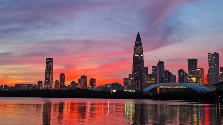 深圳晚霞如火！市民驚呼：太治癒了！