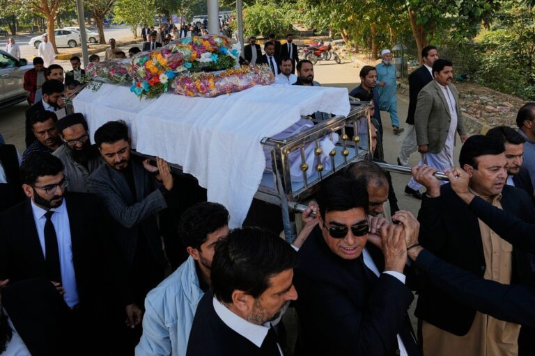 伊斯蘭堡法院外發生自殺式炸彈襲擊，已造成12人死亡