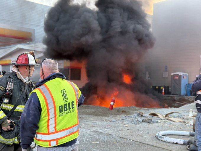 三藩市 Mission District 加油站起火，現場濃煙竄天 | 有片