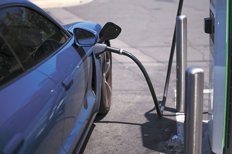 加州大力推動電動車銷售的政策遭特朗普政府瓦解。美聯社資料圖片