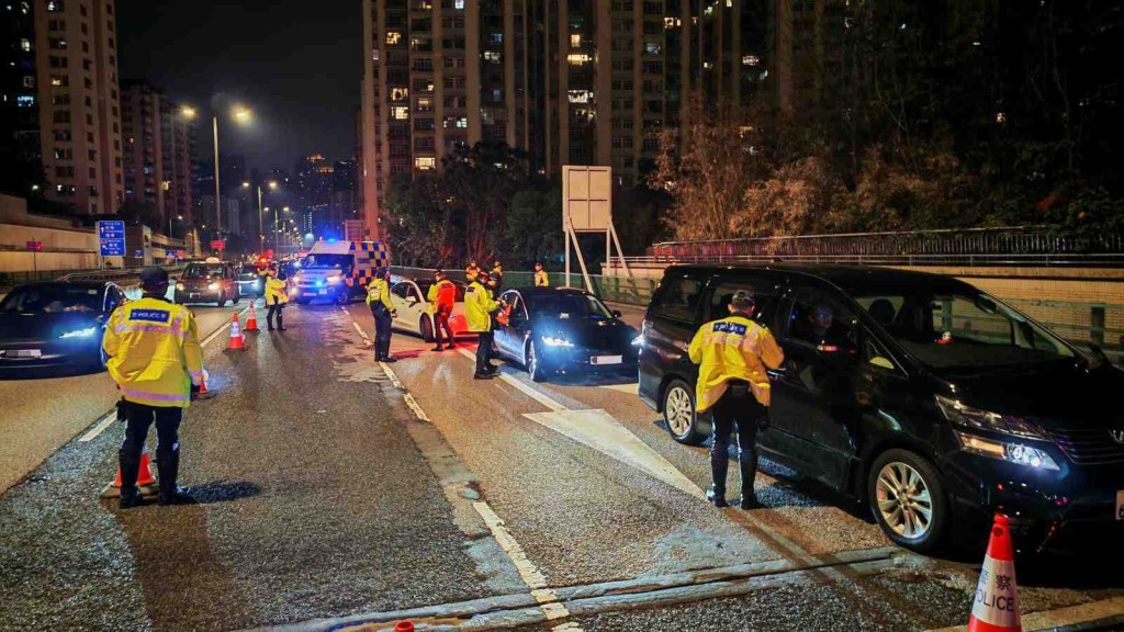 聖誕假期西九龍嚴打!警拘5人涉毒駕危駕 扣查11輛非法改裝車