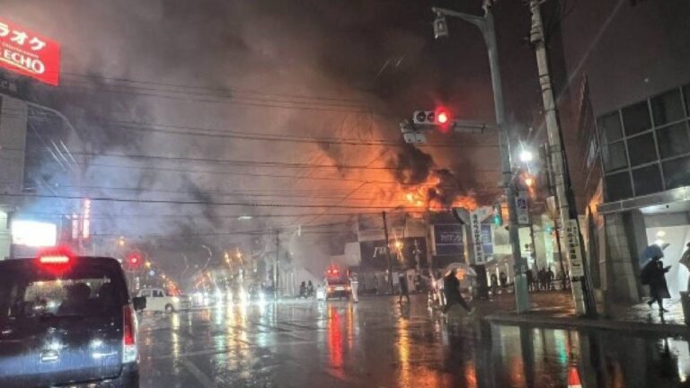 北海道函館市中心突發大火！百貨公司緊急關閉，遊客注意安全