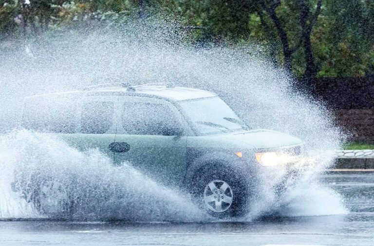 國家氣象局預測暴風雨將於周二（23日）白天抵達，最強降雨時段落在周二夜間至周三（24日）。洛杉磯時報