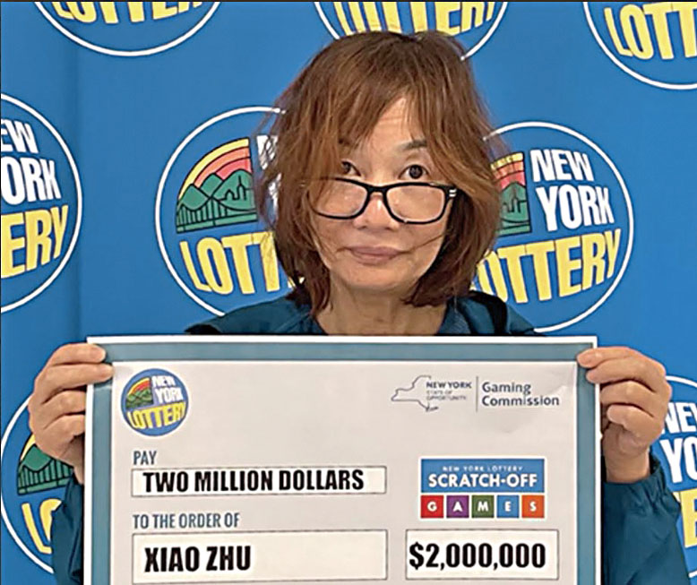 朱蕭蘭贏得兩百萬元刮刮樂大獎。 圖片來自 紐約州樂透局