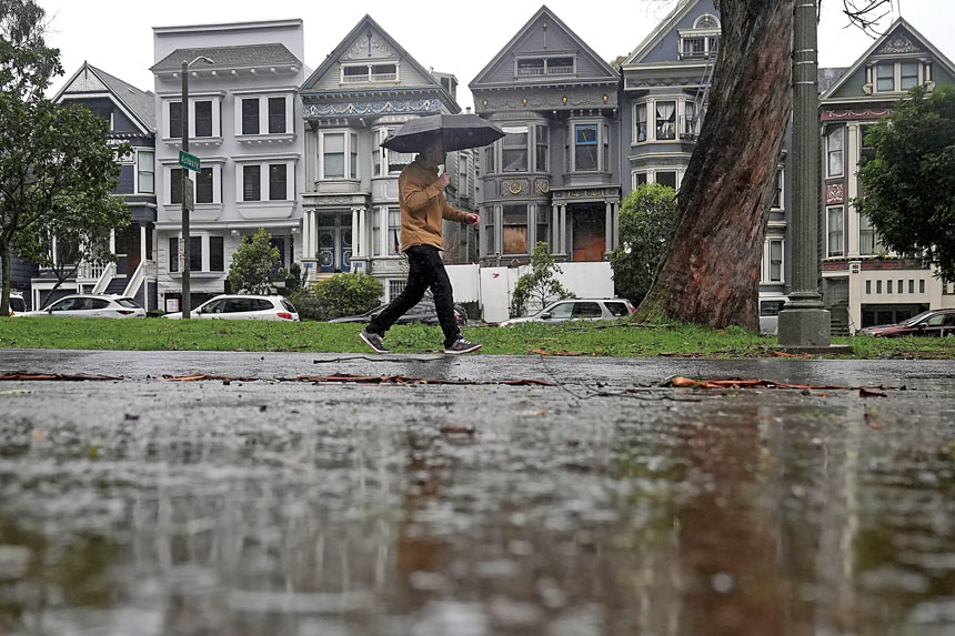 預計加州各地跨年夜或元旦當天都將迎來降雨。美聯社資料圖片
