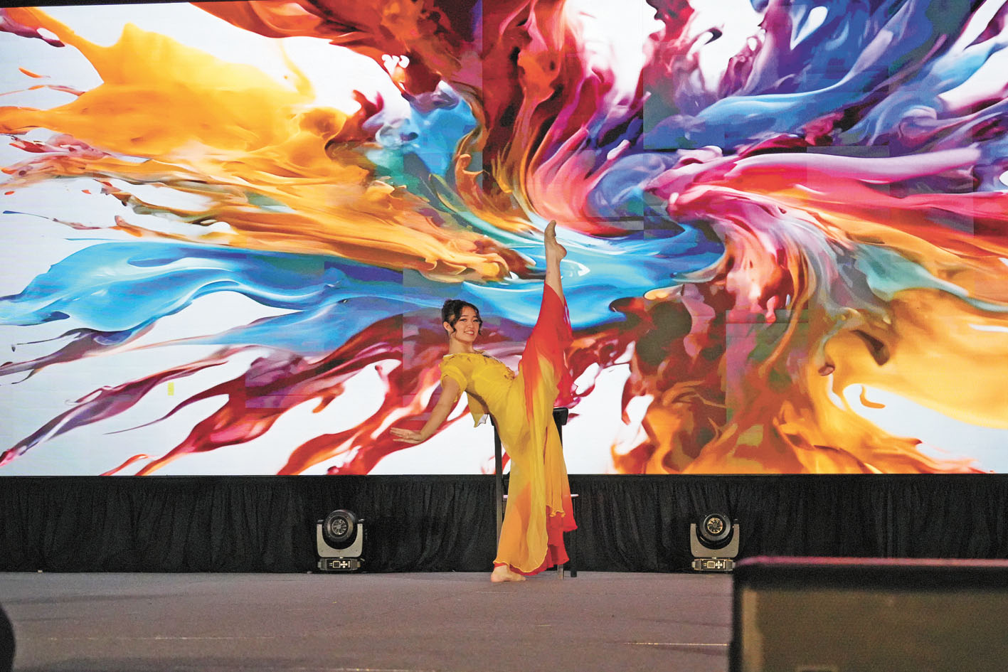 2022星島親善小姐季軍姜夢蕾帶來精彩演出。