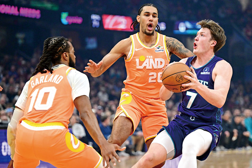 克努佩爾（右）在場上的表現，球迷有目共睹。路透社