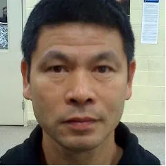 華裔無證移民邊開車邊看手機釀一死十余傷！聯邦政府猛烈抨擊庇護州政策