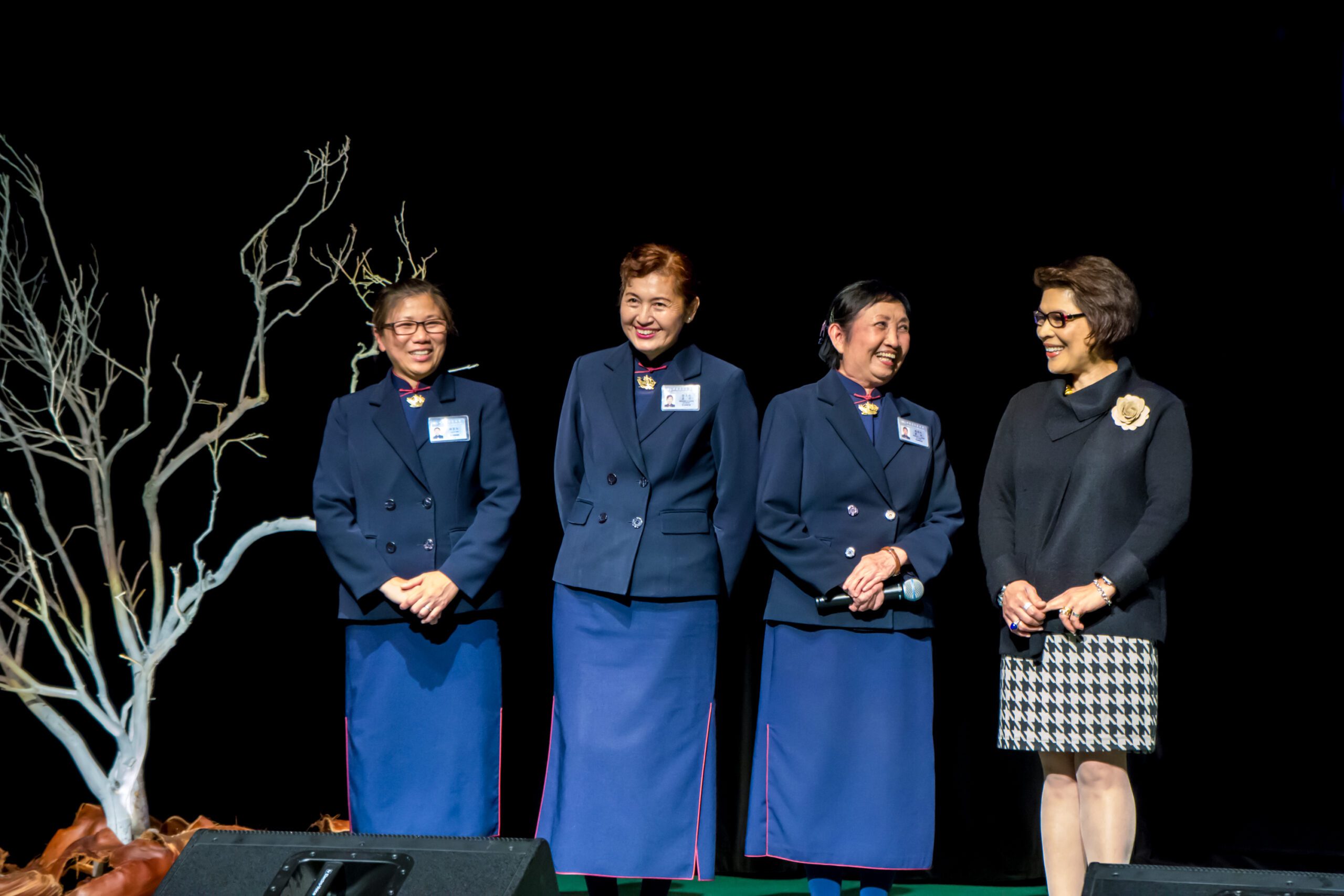 2014年舊金山支會二十周年音樂會，歷任負責人同台：(右起）楊咪咪、陳雪玲、郭美玲和林育貞。慈濟提供