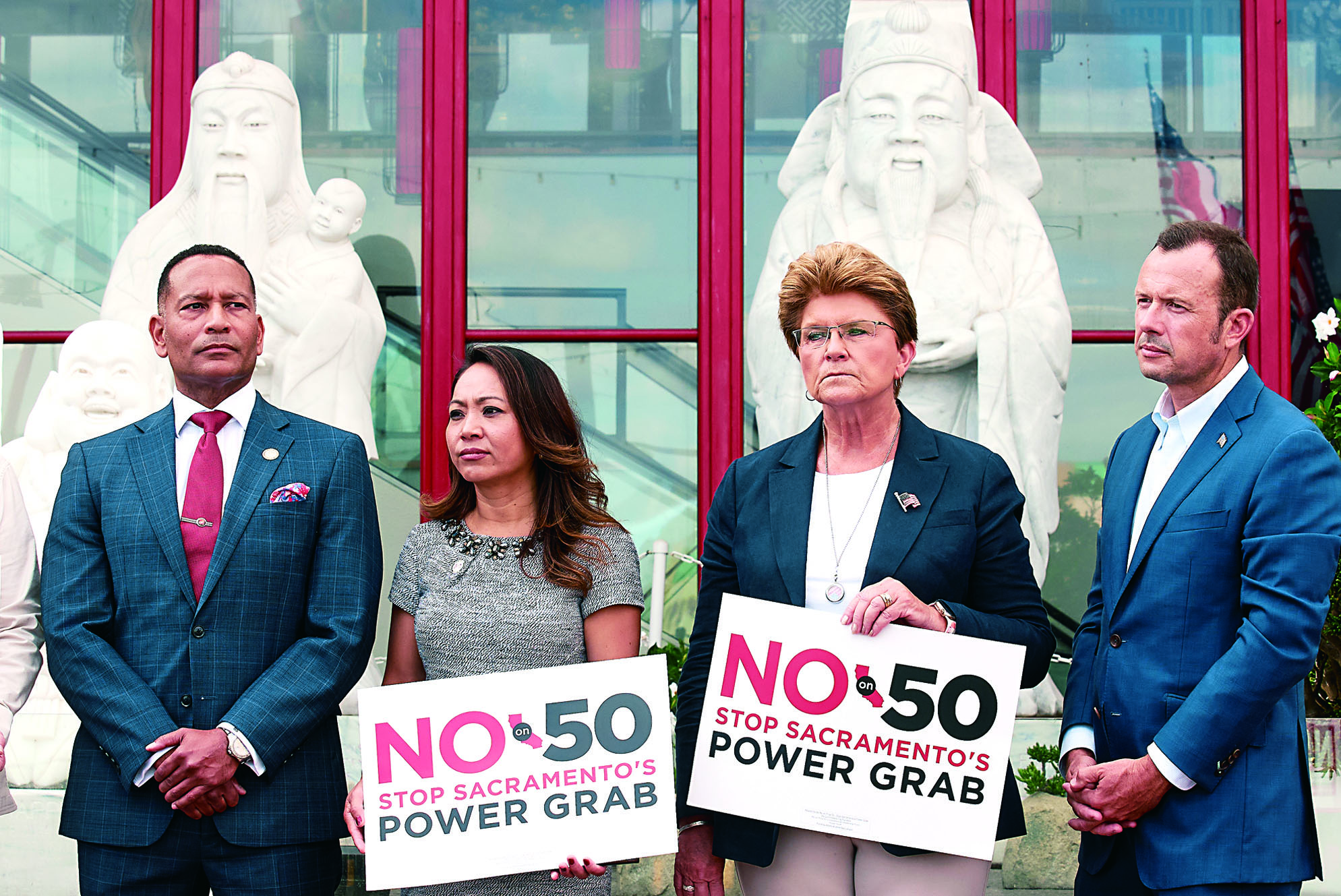 多位共和黨州和地方官員去年批評50號提案。美聯社資料圖片