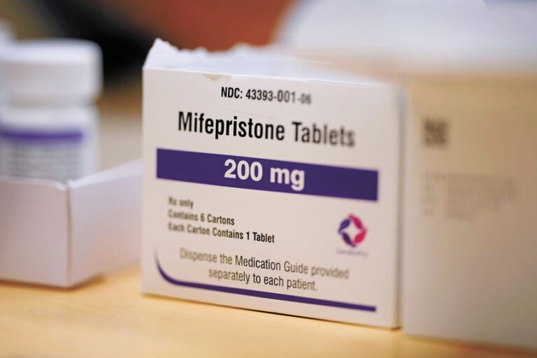 路州總檢察長起訴加州醫生科伊托（Remy Coeytaux），違法向欲終止妊娠的孕婦郵寄墮胎藥。美聯社資料圖