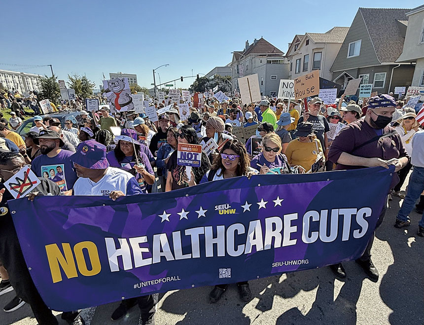 醫療工作者工會SEIU-UHW力求醫療服務免遭削減,正展開簽名連署爭取將富豪稅納入選票。SEIU-UHW