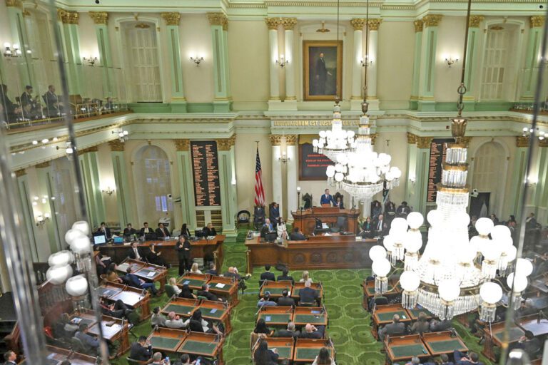 加州府會展開預算協商，多個社區保健組織擔憂社會安全網資金不足。美聯社資料圖片