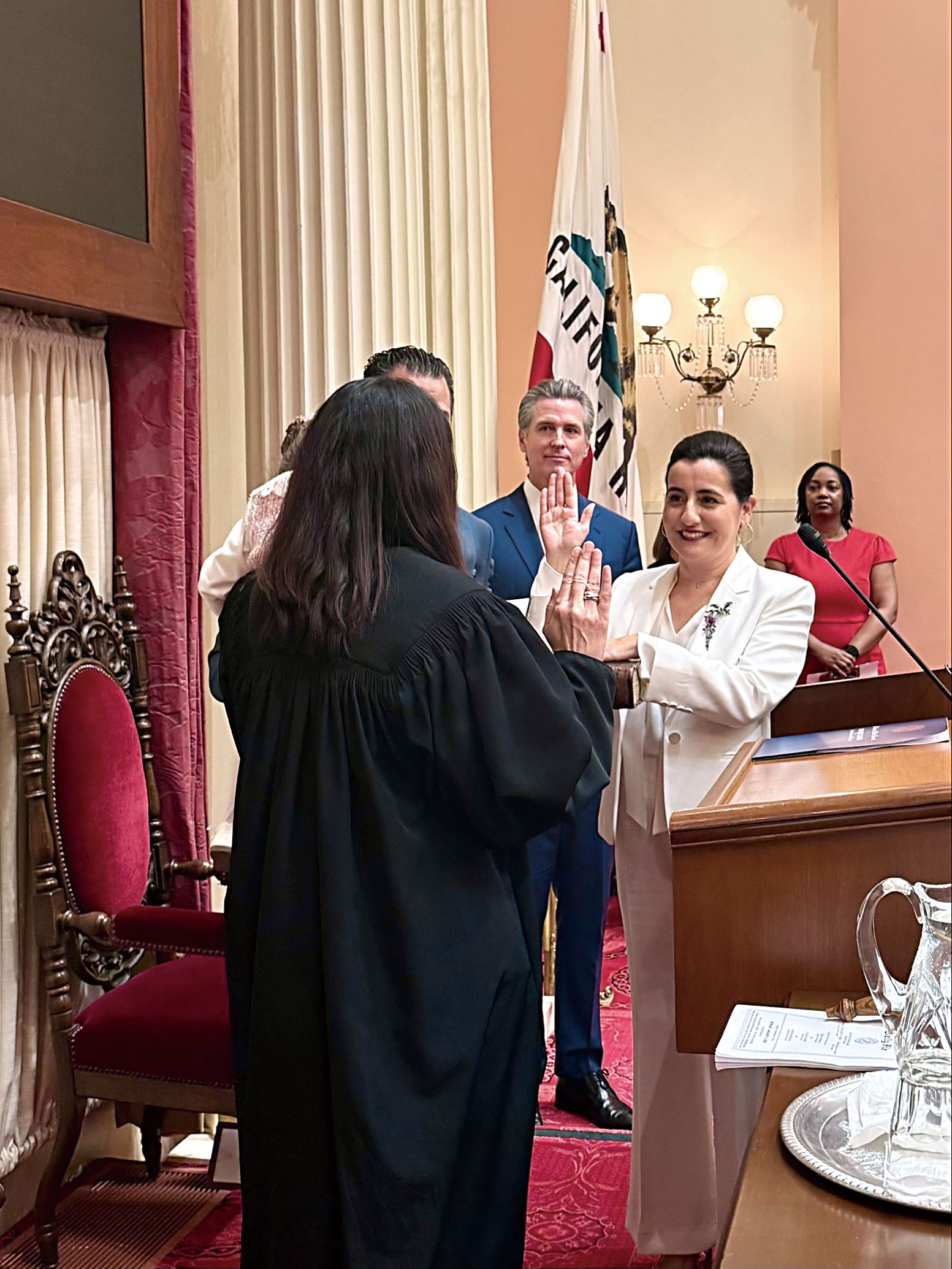 李蒙宣誓就任第50屆州參院執行主席。視頻截圖
