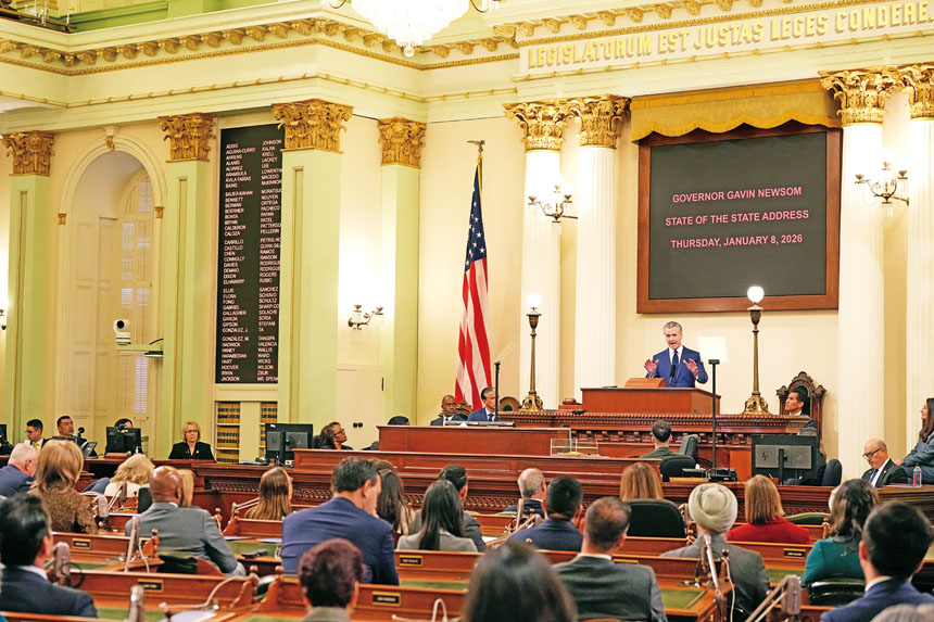 加州參眾兩院8日舉行聯席會議聽取州情咨文。美聯社