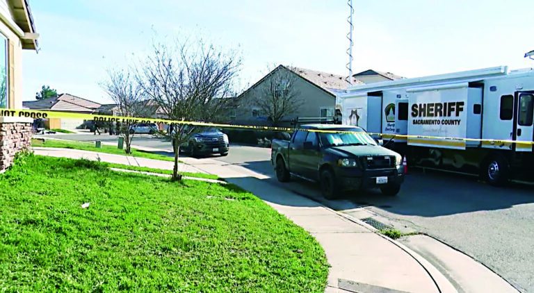 當局封鎖案發現場住宅調查。ABC10電視截圖