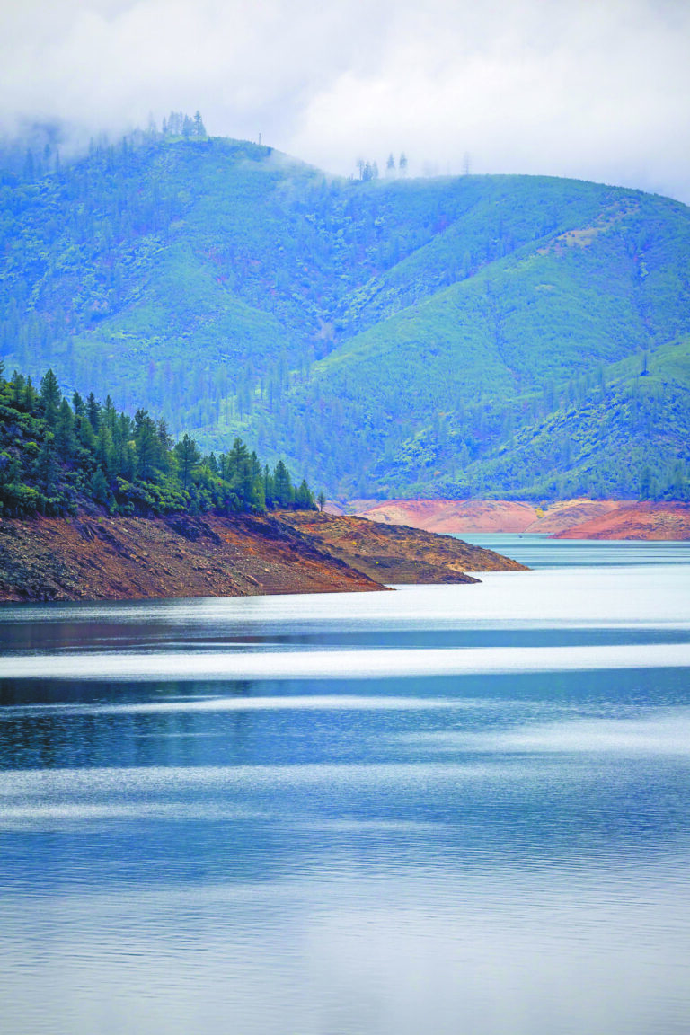 連日冬雨導致沙斯塔水庫蓄水量充沛。加州水資源局