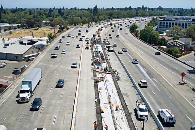 圖為50號公路2024年7月施工現場俯瞰圖。加州運輸局