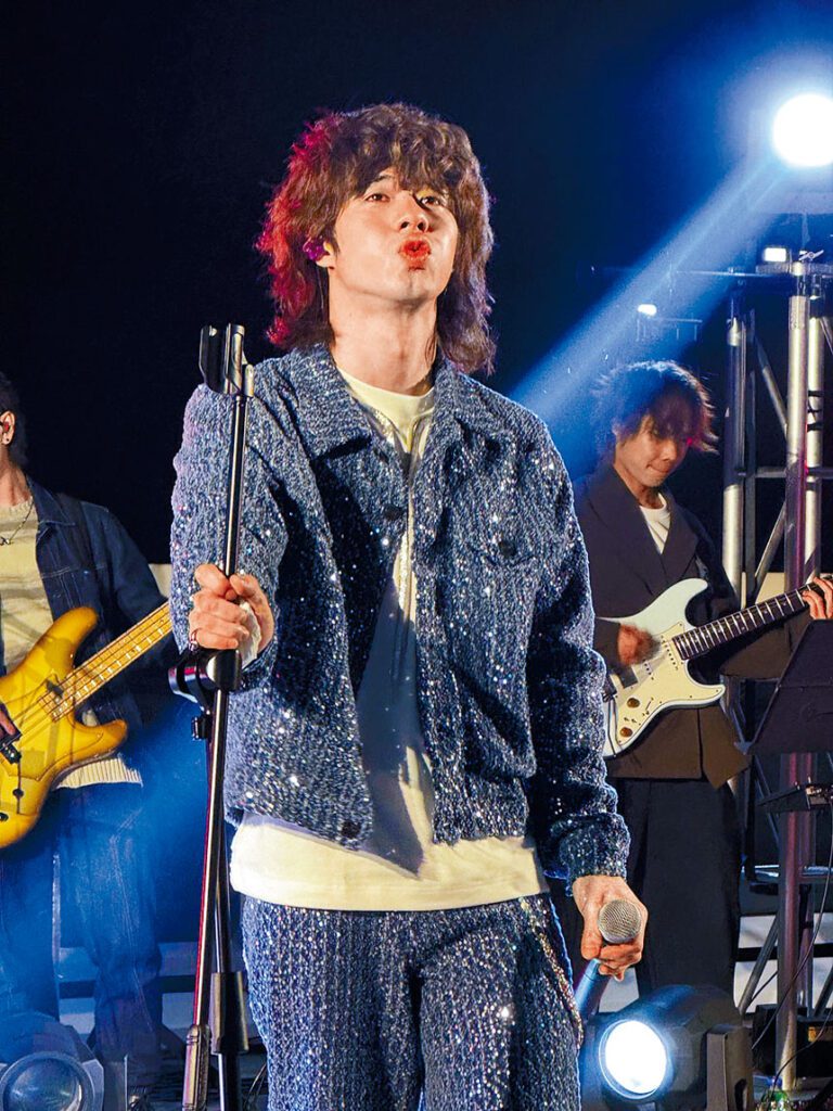 曾比特在唱到《天空沒有極限》時，感觸落淚。