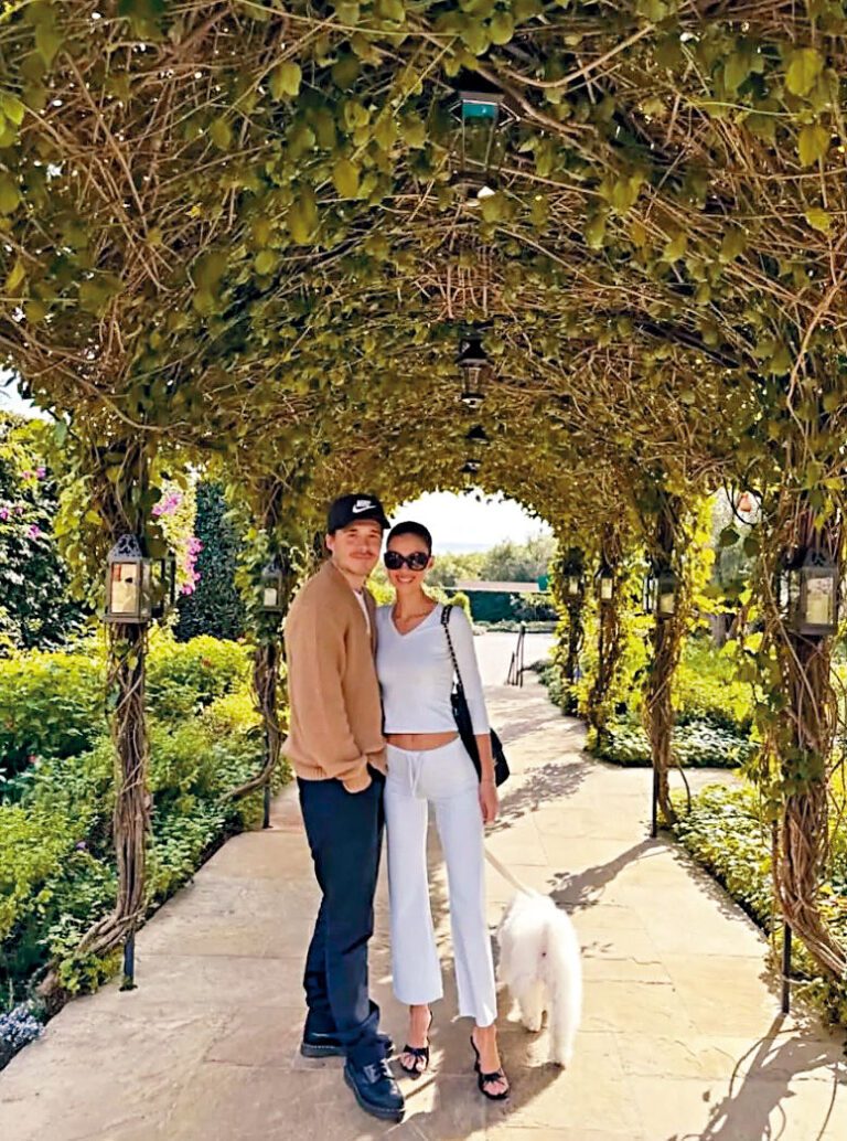 妮歌娜和Brooklyn最近帶同愛犬到聖芭芭拉度假。