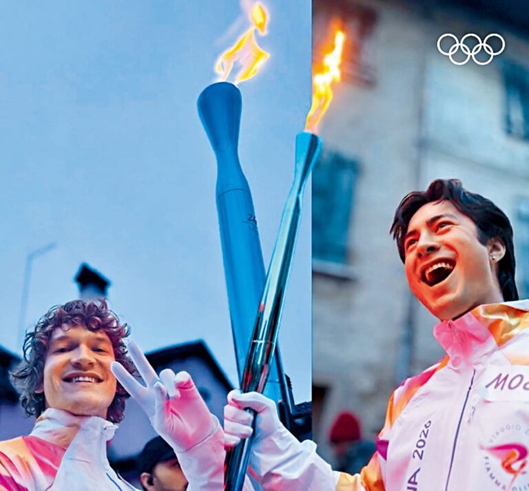 《Heated Rivalry》冰球CP：Connor（左）和Hudson為冬奧傳火炬，出盡風頭。