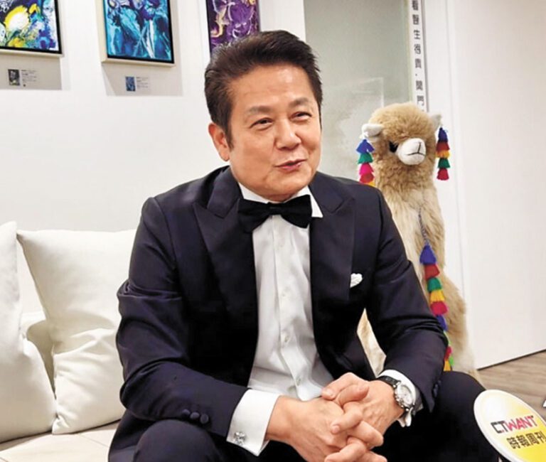 徐乃麟21日出席記者會。網上圖片