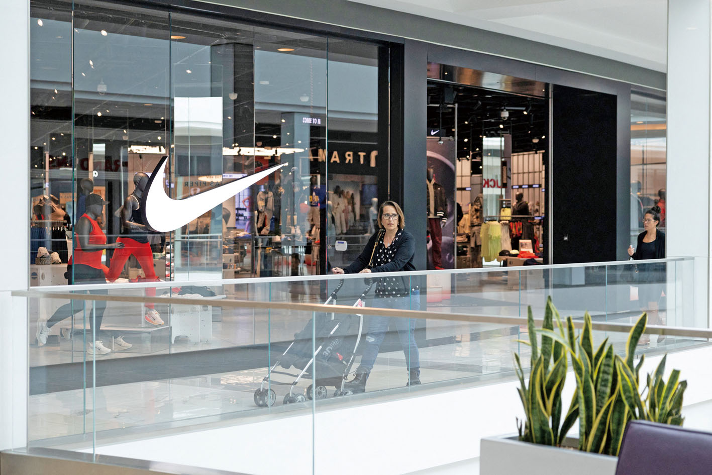 耐克加快在運營中採用自動化技術，試圖扭轉公司頹勢。圖為耐克門店。資料圖片