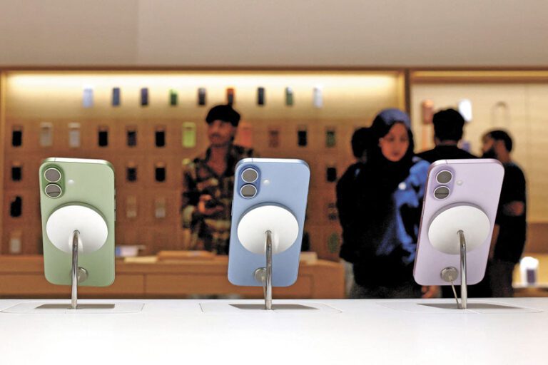 蘋果iPhone 17銷量強勁，該產品線約佔公司營收的一半。資料圖片