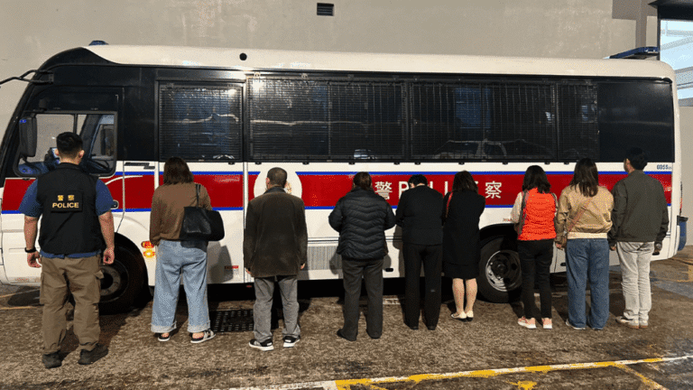 大埔警冚非法賭檔 9男女被捕 57歲女主持落網