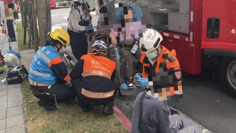 【突發】台北年貨試食會驚傳集體中毒！13人送院，元兇竟是它