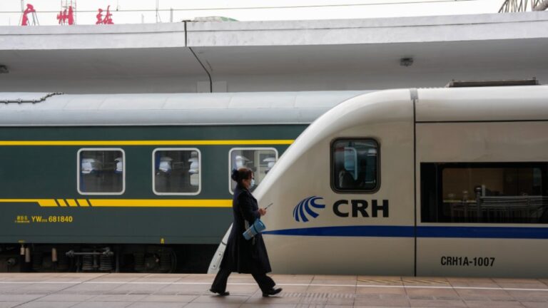 【時代告別】廣州火車站最後一班綠皮車開出！百年老站全面邁入高鐵新紀元