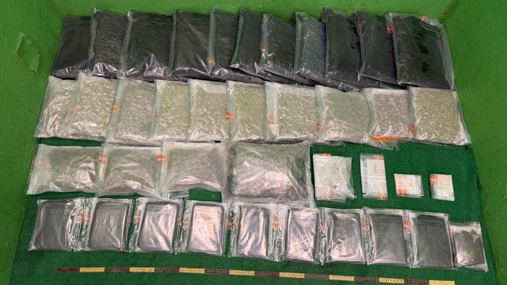 【機場販毒案】海關閃電偵破！拘3人檢420萬大麻花 揭馬來西亞來港販毒鏈