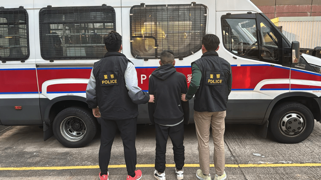 石硤尾邨六旬漢藏$5000海洛英 遭警截查斷正被捕