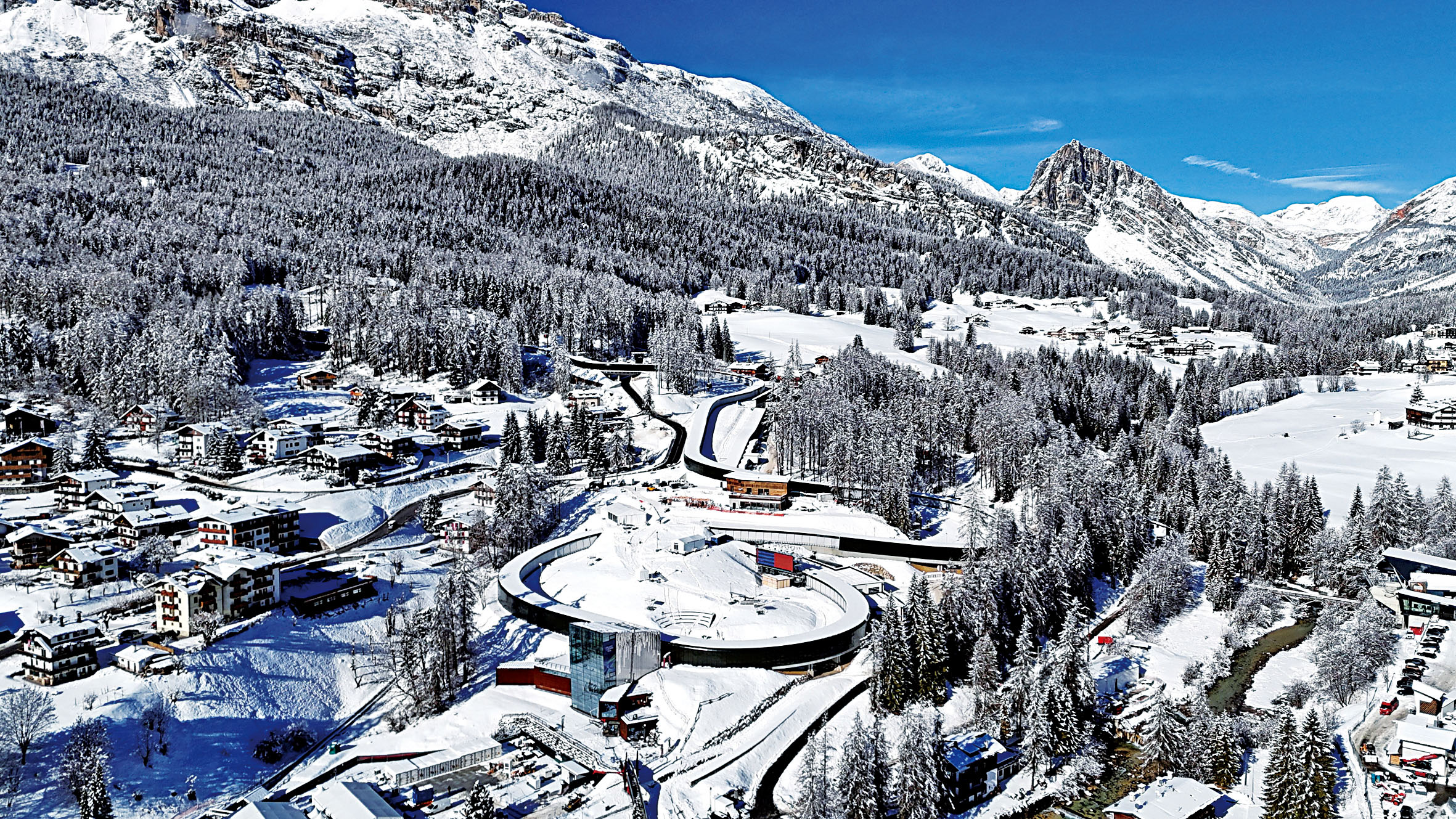 美國警告冬奧會期間要小心無人機的侵擾。圖為無人機拍攝的滑行中心雪橇賽道。路透社