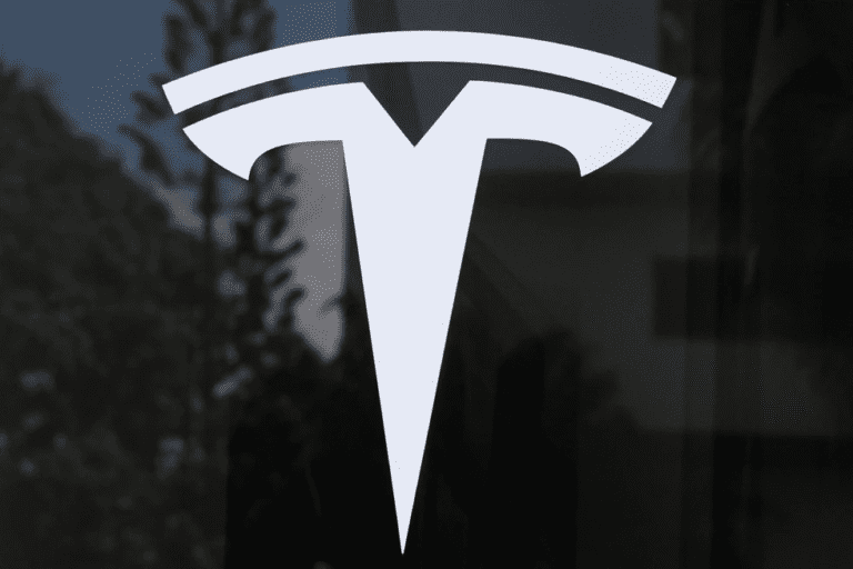 特斯拉銷量連兩年下滑 全球最大電動車製造商寶座讓給比亞迪