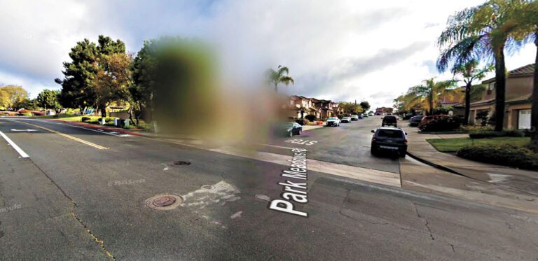 事發現場：丘拉維斯塔市北格林斯維驅動器（North Greensview Drive）與公園草坪路（Park Meadows Road）交叉口附近。谷歌地圖