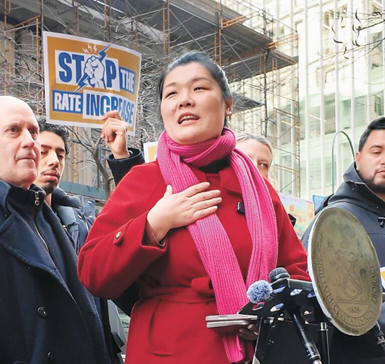 莊文怡（發言者）等立法者12日敦促州府阻止聯合愛迪生電力公司提高費率。 莊文怡辦公室提供