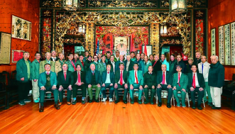 余風采總堂首長同仁在禮堂大合影。馬紅兵攝