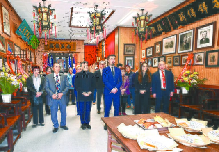 經文處、文教中心官員與致公總堂首長昆仲齊聚禮堂，虔誠祀祖。馬紅兵攝