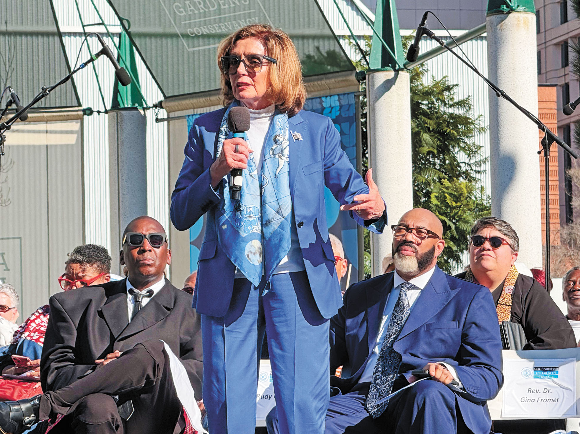 前眾議院議長普洛西發言，引用金博士名言，呼籲正義行動刻不容緩。 記者陳程威攝