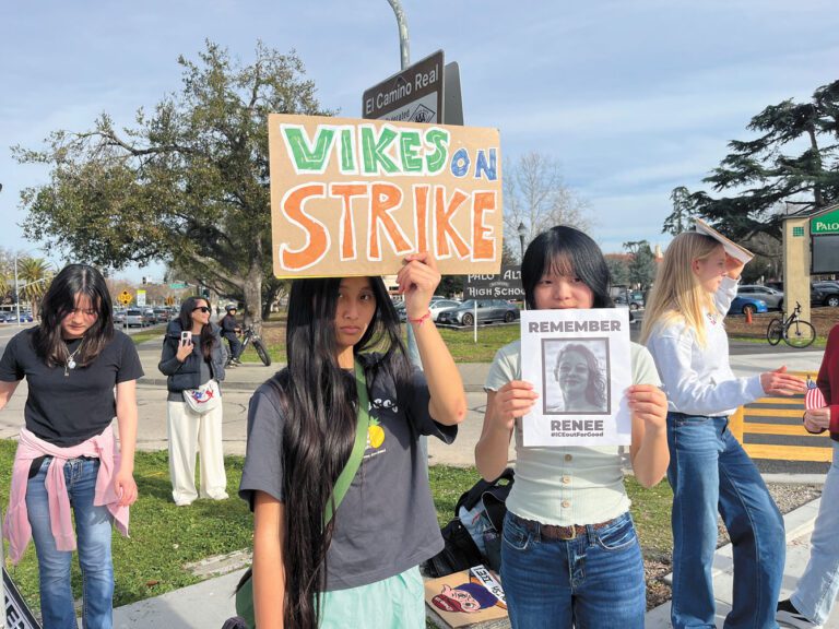 矽谷學生們和平抗議。記者王蔚攝