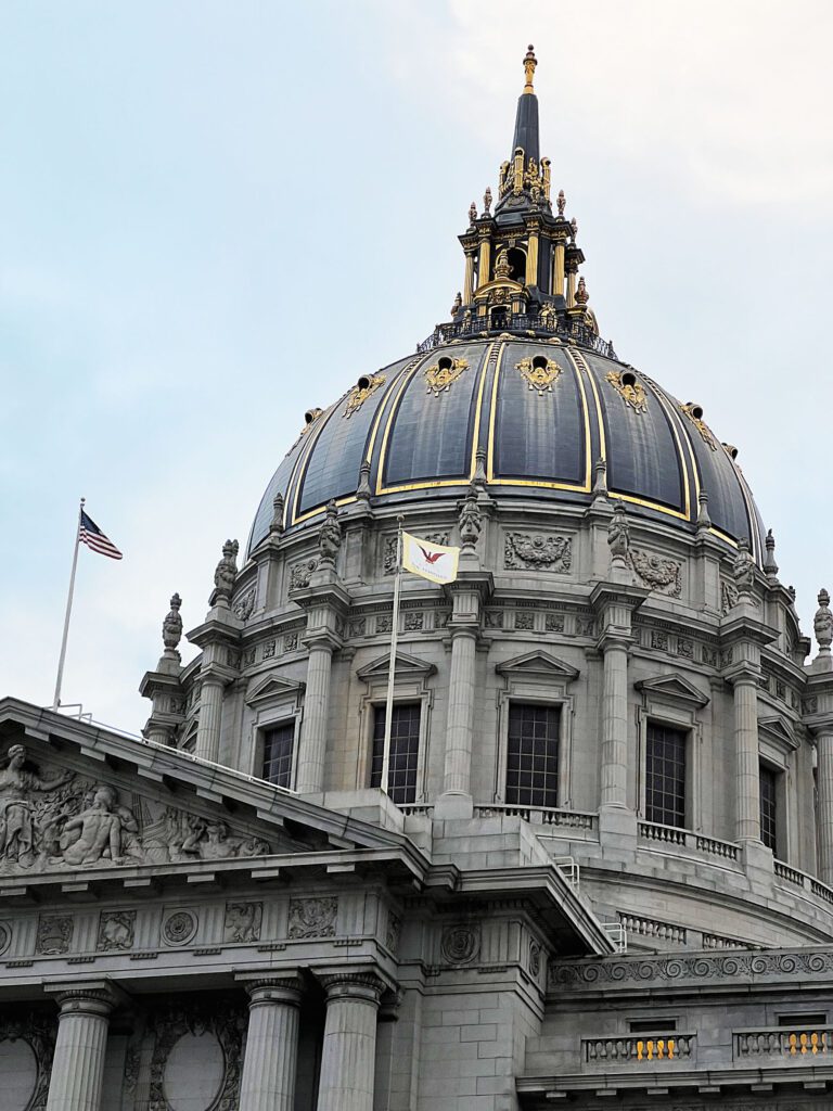 不服法官裁決，三藩市市府提出上訴。本報資料圖