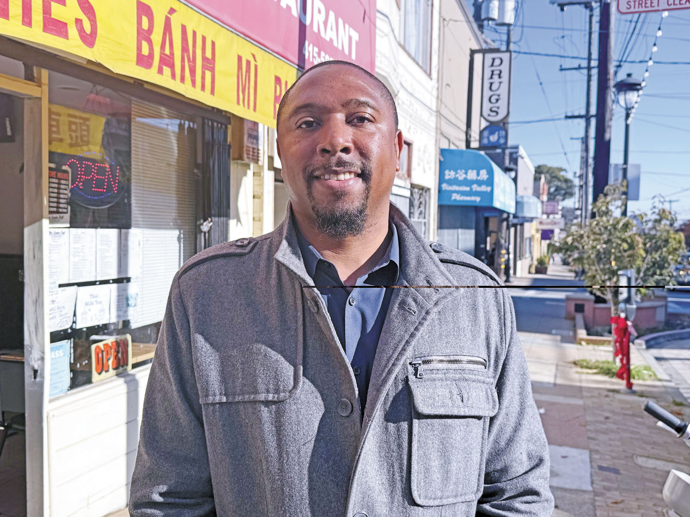 青年社區發展中心（YCD）行政總監布魯特參選第十區市參事。 記者陳程威攝