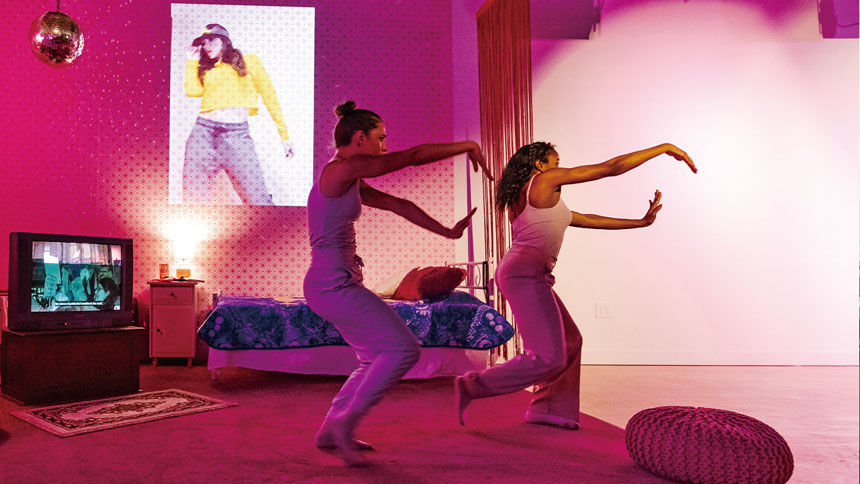 《狂歡走向未來：藝術的動感》展出至1月26日。亞洲藝術博物館