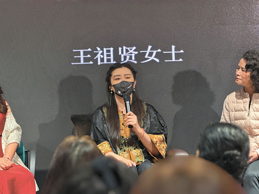 明星王祖賢分享健康與生活體會，與觀眾互動。記者蘇婕雅攝