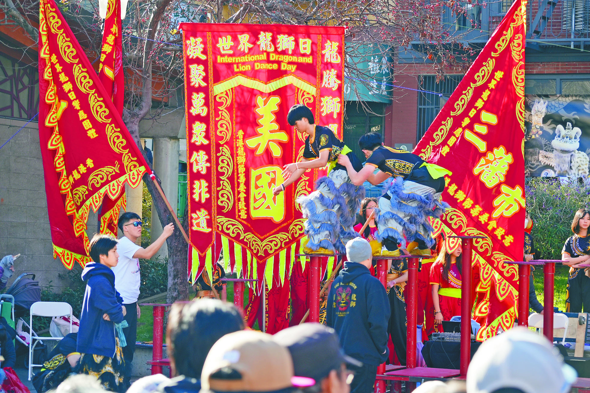 參與演出的成員橫跨不同年齡層，不少是美國土生土長的華裔青少年。記者黃偉江攝