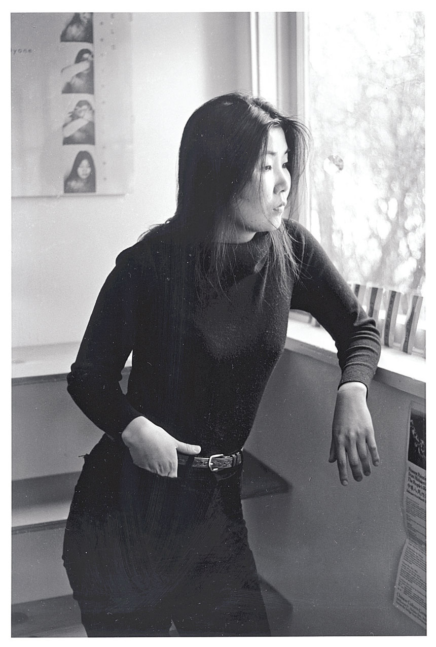 韓裔前衛藝術家車學慶攝於1979年。BAMPFA