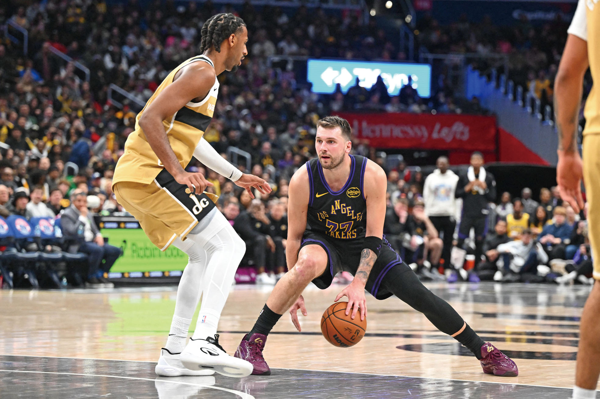 東契奇對陣奇才狂攬37分11板13助攻，刷新多項紀錄。路透社